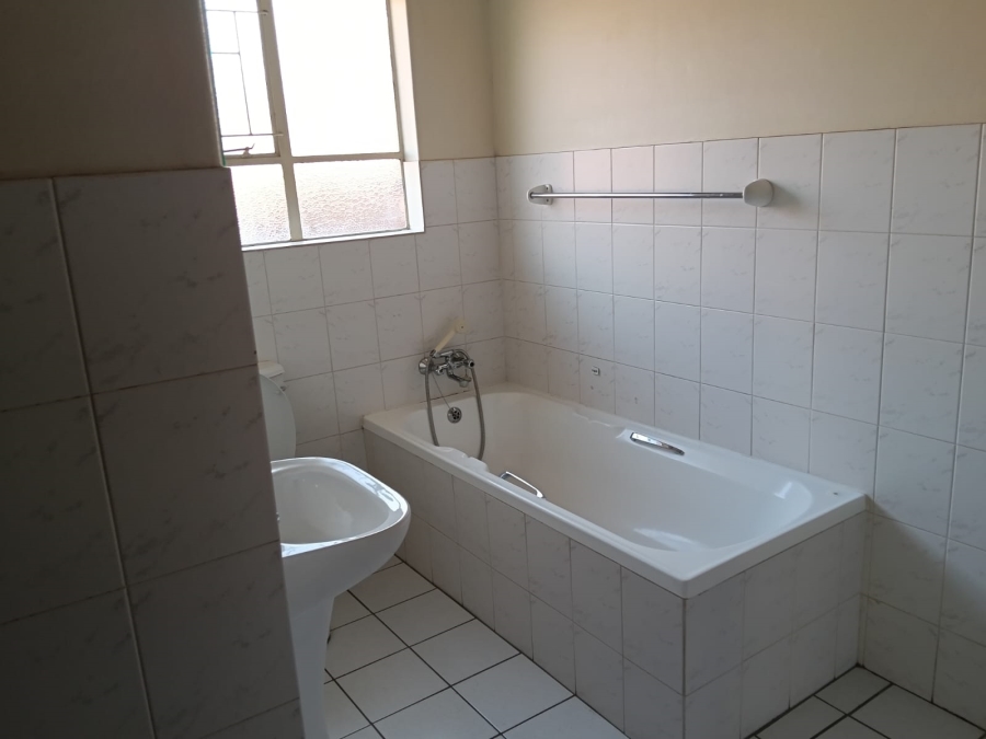 To Let 3 Bedroom Property for Rent in Hospitaalpark Free State